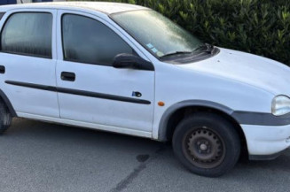 Optique avant principal droit (feux)(phare) OPEL CORSA B