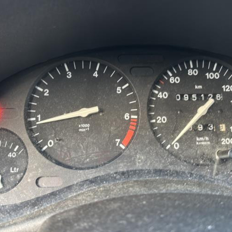 Optique avant principal droit (feux)(phare) OPEL CORSA B Photo n°15