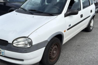 Optique avant principal gauche (feux)(phare) OPEL CORSA B