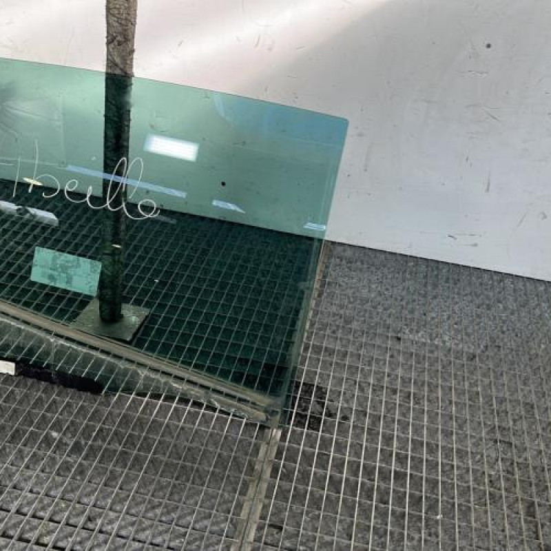 Vitre arriere droit HYUNDAI IX 35 Photo n°3