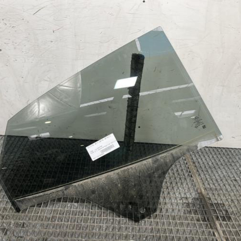 Vitre arriere droit FORD PUMA 2 Photo n°1