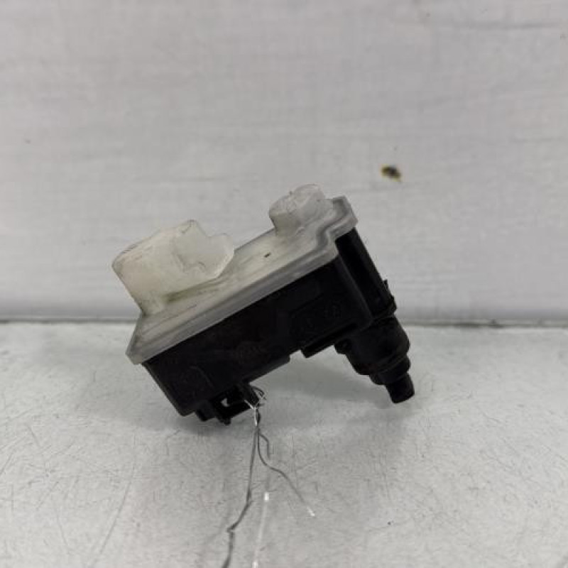 Actionneur verrou trappe d'essence PEUGEOT 308 2 Photo n°1