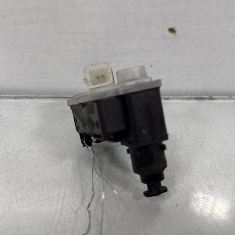 Actionneur verrou trappe d'essence PEUGEOT 308 2 Photo n°2