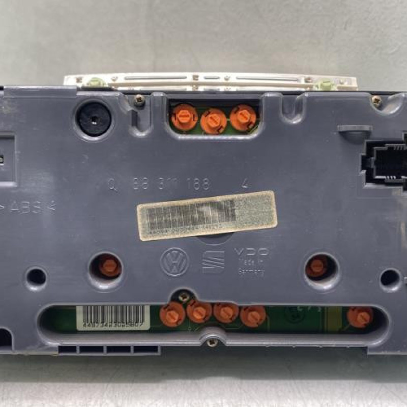 Compteur VOLKSWAGEN VENTO Photo n°4