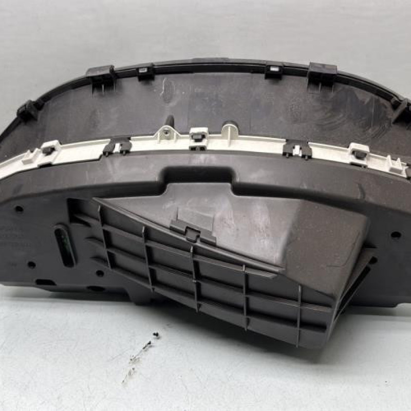 Compteur TOYOTA YARIS 2 Photo n°4