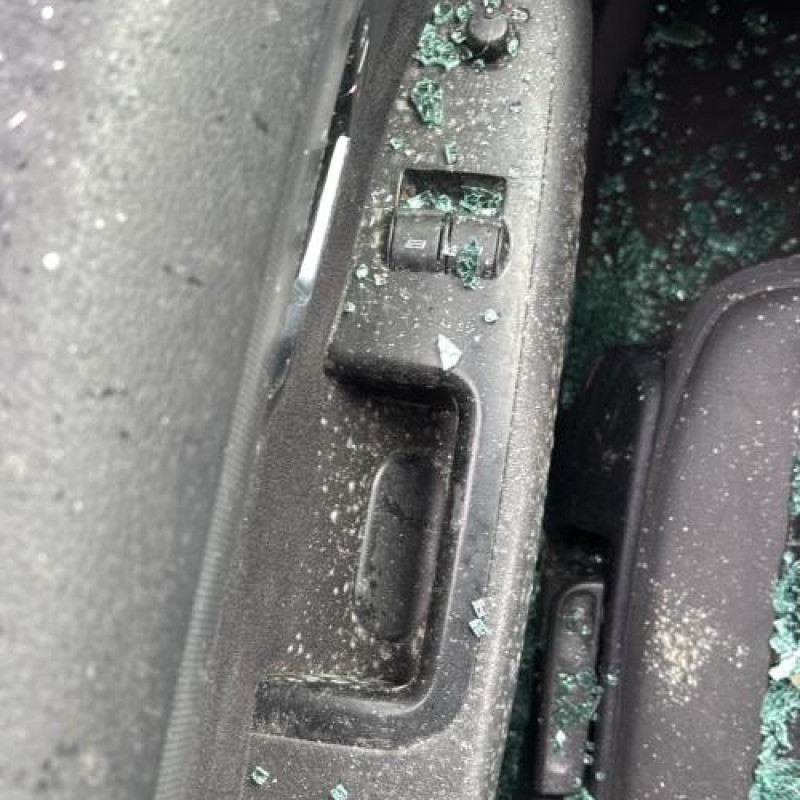 Leve vitre electrique avant droit AUDI A4 2 Photo n°13