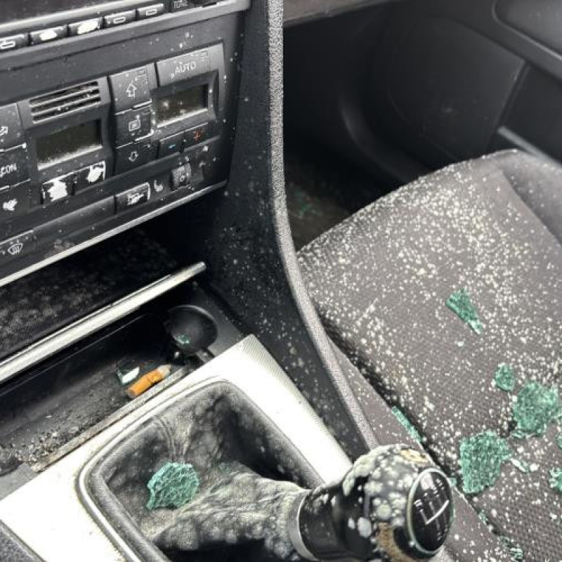 Leve vitre electrique avant droit AUDI A4 2 Photo n°20