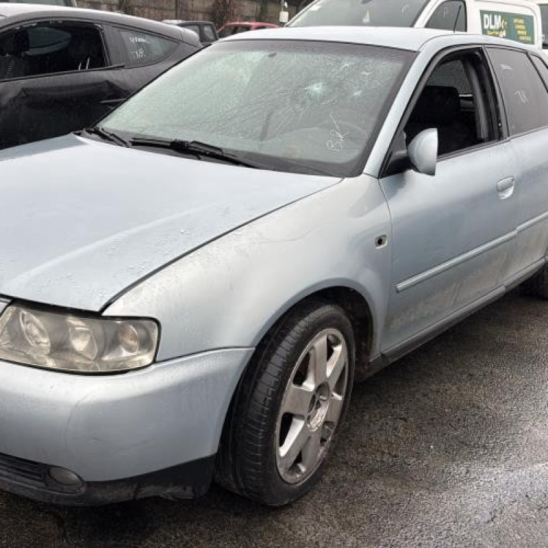 Feu arriere stop central AUDI A3 1 Photo n°1