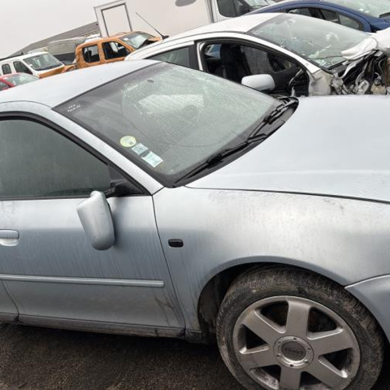 Feu arriere stop central AUDI A3 1 Photo n°4