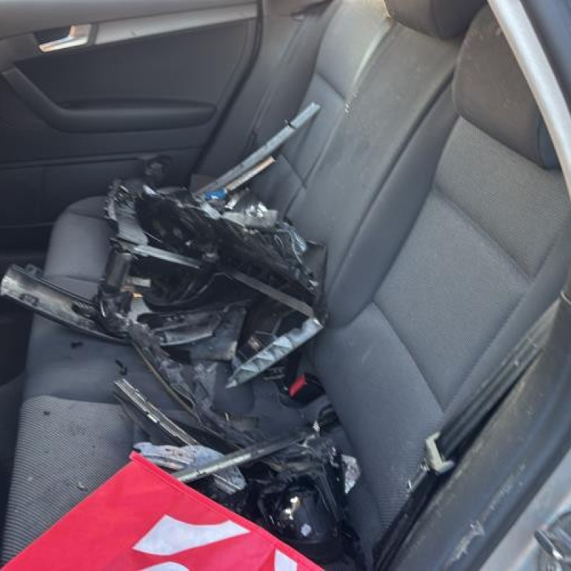 Pivot de moyeu arriere droit AUDI A3 2 Photo n°13