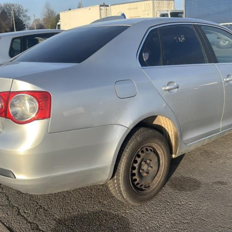 Pivot de moyeu arriere droit VOLKSWAGEN JETTA 3 Photo n°5