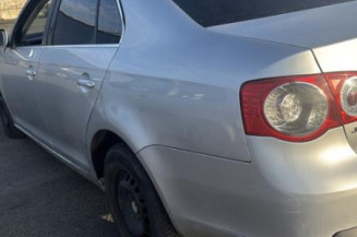 Pivot de moyeu arriere droit VOLKSWAGEN JETTA 3