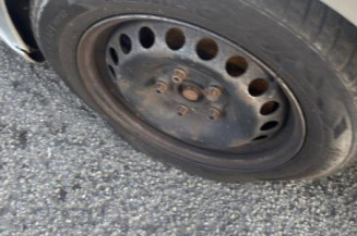 Pivot de moyeu arriere droit VOLKSWAGEN JETTA 3