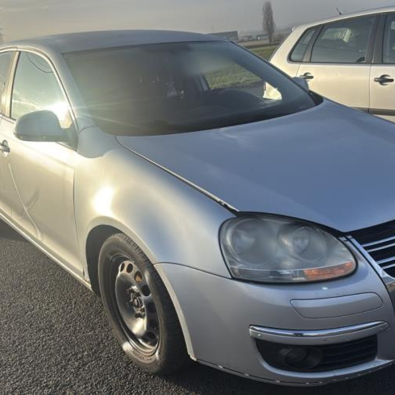 Pivot de moyeu arriere gauche VOLKSWAGEN JETTA 3 Photo n°3