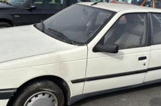 Optique avant principal gauche (feux)(phare) PEUGEOT 405