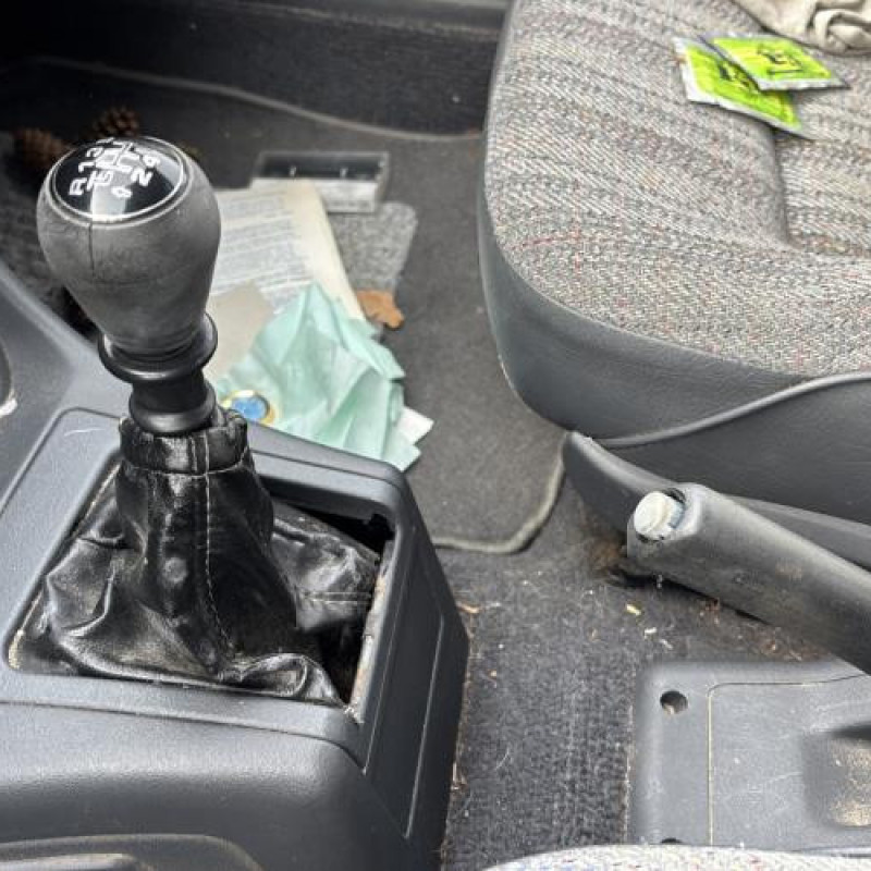 Poignee porte arriere droit PEUGEOT 405 Photo n°18