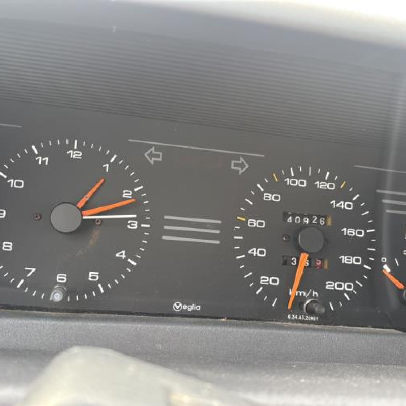 Arret de porte arriere gauche PEUGEOT 405 Photo n°15