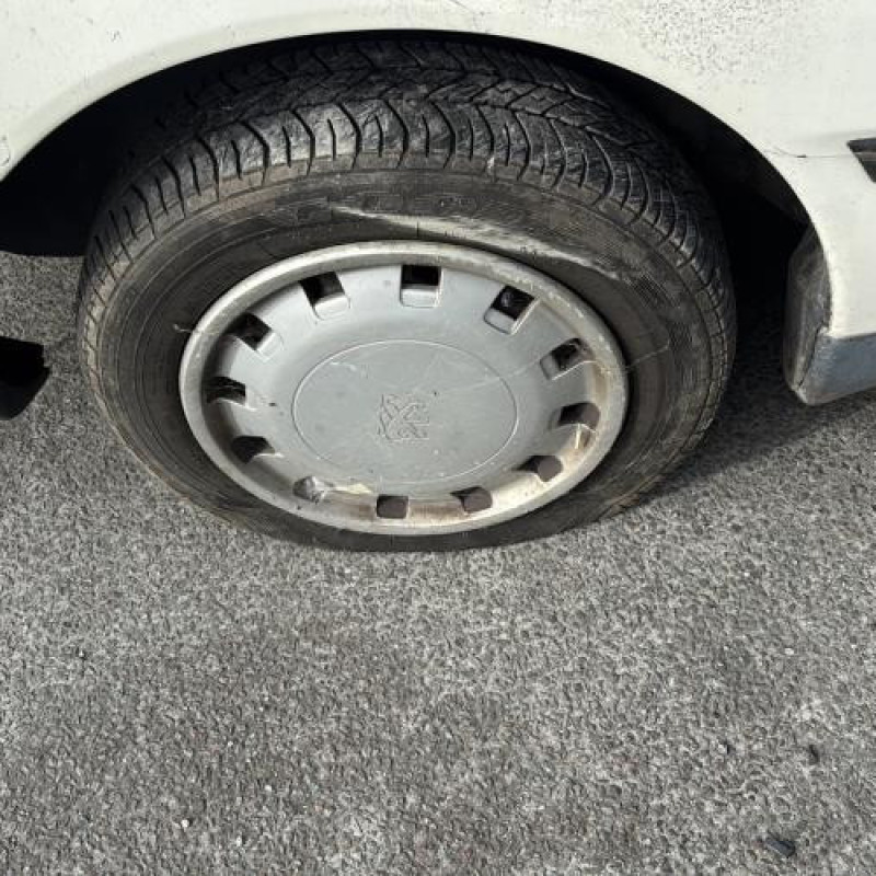 Ceinture arriere gauche PEUGEOT 405 Photo n°20