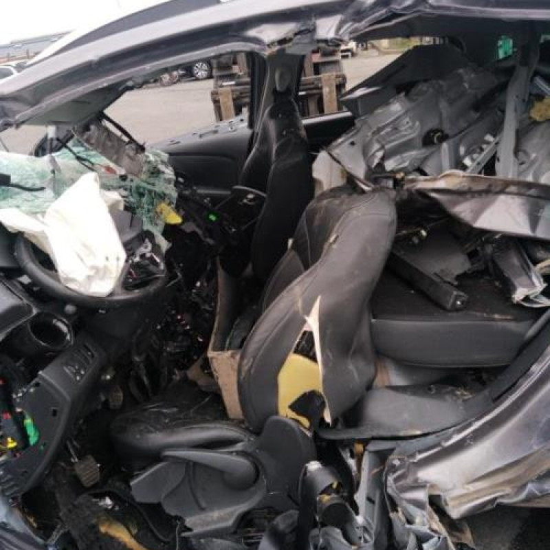 Bras essuie glace arriere RENAULT CLIO 4 Photo n°9