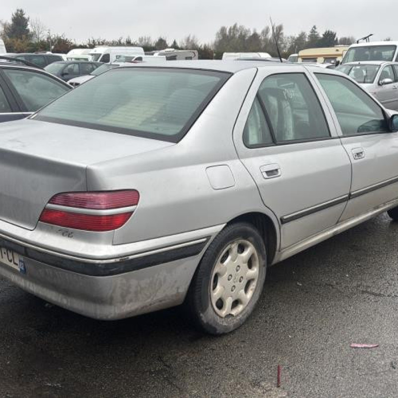 Moteur essuie glace avant PEUGEOT 406 Photo n°4