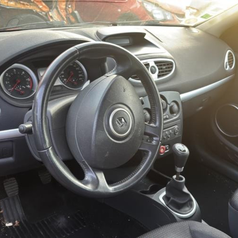 Reservoir essence RENAULT CLIO 3 Photo n°13