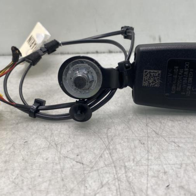 Attache ceinture avant droit RENAULT TWINGO 3 Photo n°2