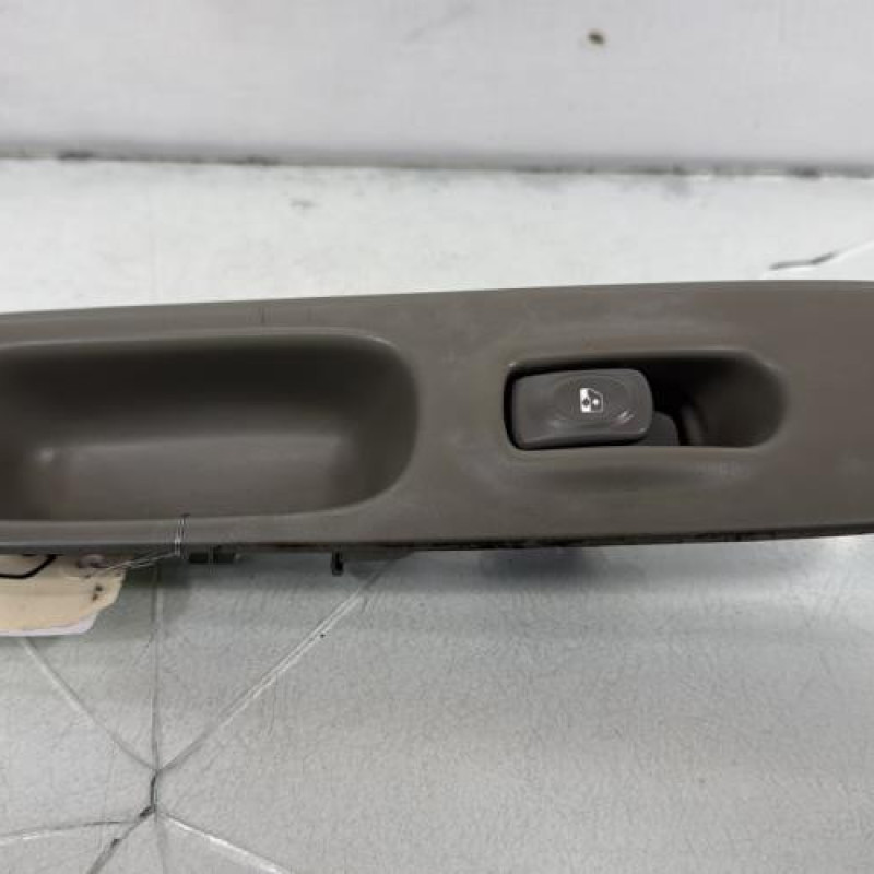 Interrupteur de leve vitre avant droit RENAULT TWINGO 1 Photo n°4