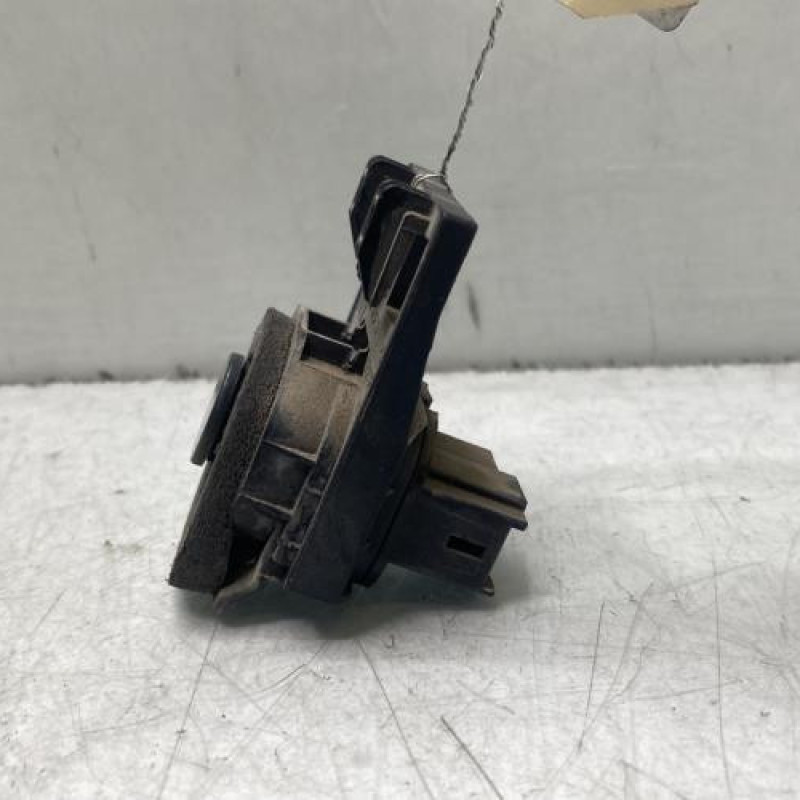 Bouton de coffre PEUGEOT 407 Photo n°2