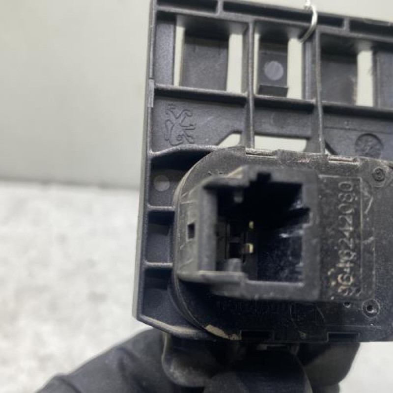 Bouton de coffre PEUGEOT 407 Photo n°4