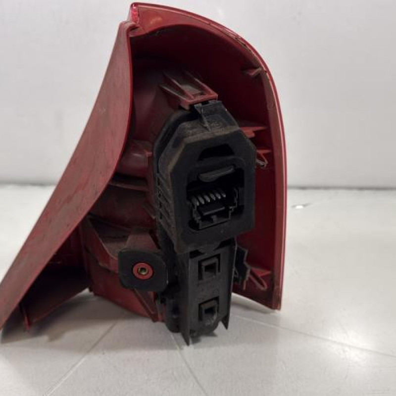 Feu arriere principal gauche (feux) RENAULT CLIO 2 Photo n°2