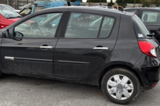 Feu arriere stop central RENAULT CLIO 3