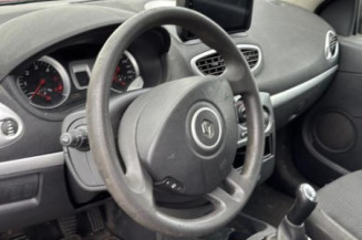 Feu arriere stop central RENAULT CLIO 3