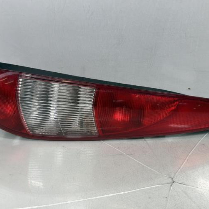 Feu arriere principal droit (feux) FORD MONDEO 2 Photo n°1