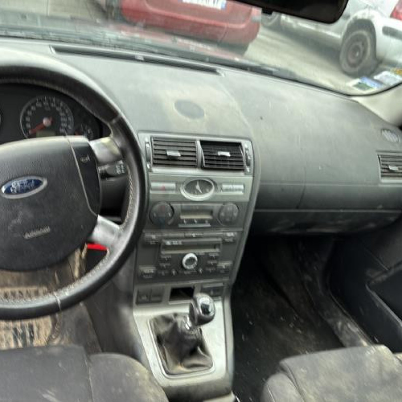 Feu arriere principal droit (feux) FORD MONDEO 2 Photo n°15