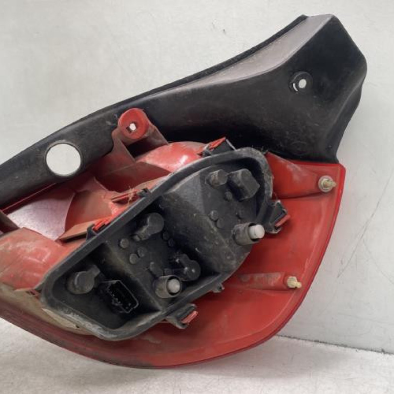 Feu arriere principal gauche (feux) RENAULT CLIO 3 Photo n°2