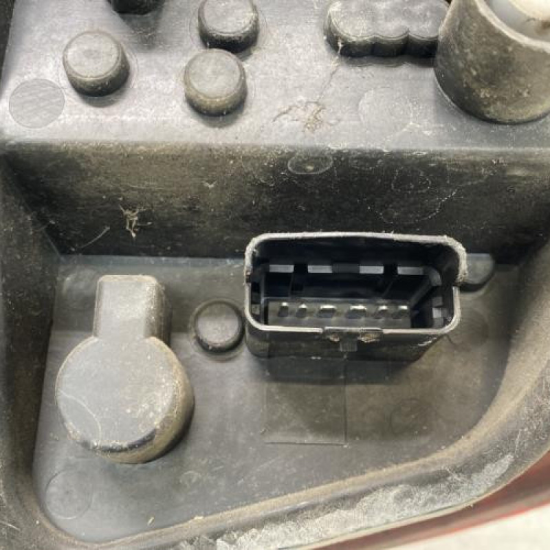 Feu arriere principal gauche (feux) RENAULT CLIO 3 Photo n°3