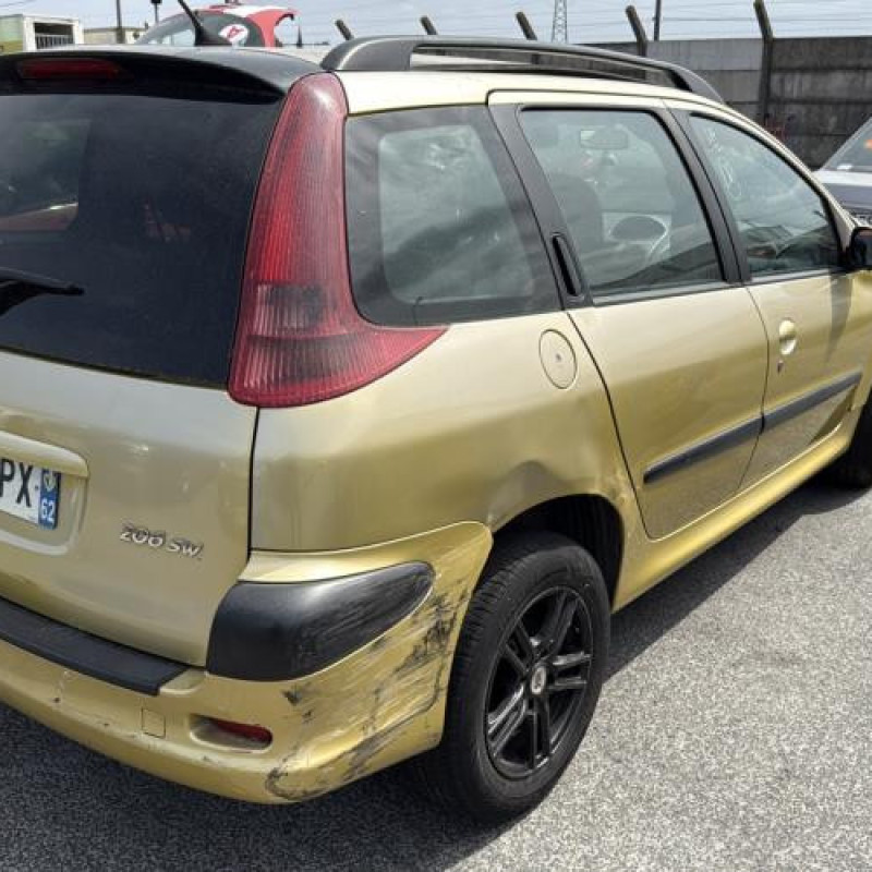 Anti brouillard arriere PEUGEOT 206 Photo n°8