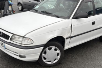 Aile avant droit OPEL ASTRA F