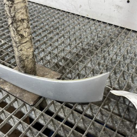 Enjoliveur de phare gauche CITROEN SAXO