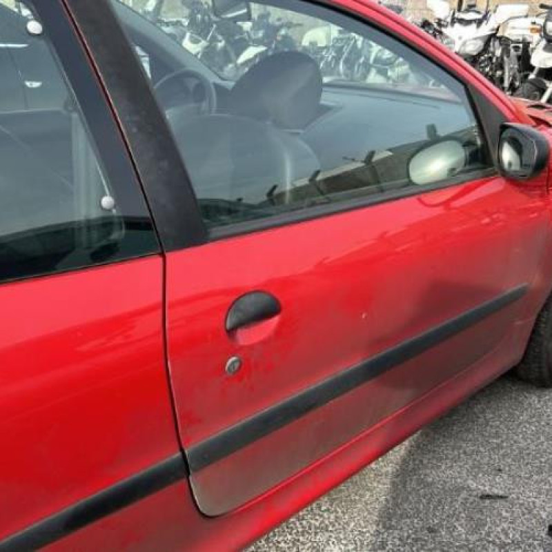 Pretensionneur de ceinture avant droit PEUGEOT 206+ Photo n°12