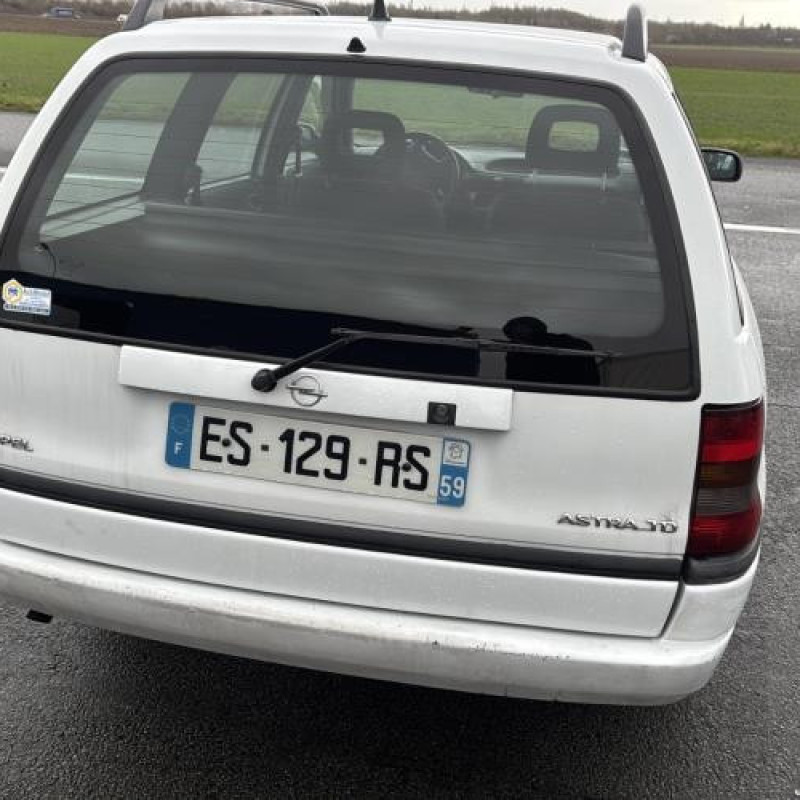 Feu arriere principal gauche (feux) OPEL ASTRA F Photo n°20