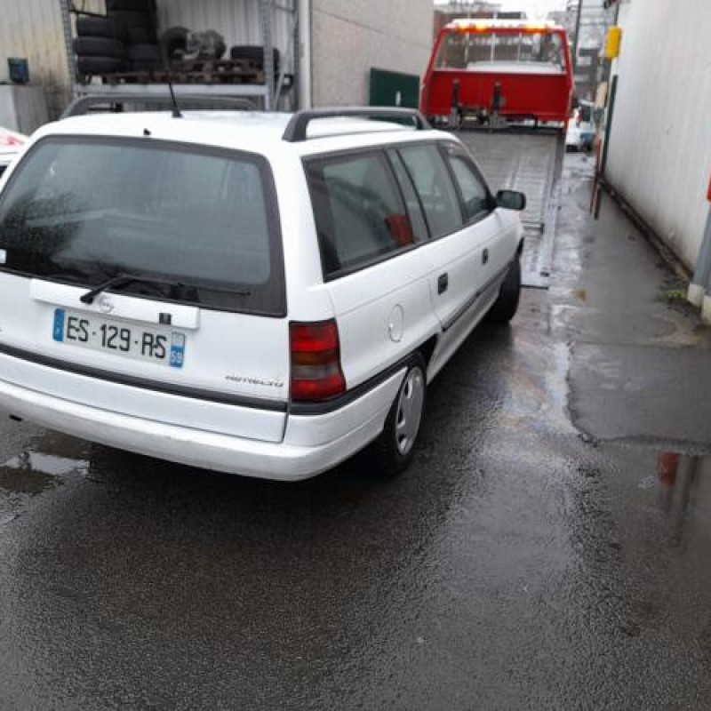 Anti brouillard gauche (feux) OPEL ASTRA F Photo n°6