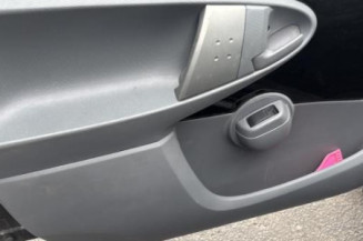 Pivot de moyeu avant droit PEUGEOT 107