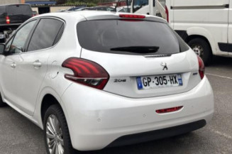 Face avant PEUGEOT 208 1