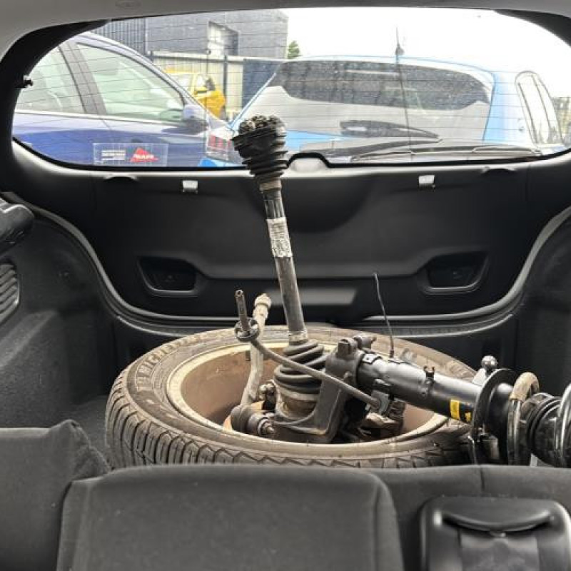 Face avant PEUGEOT 208 1 Photo n°6