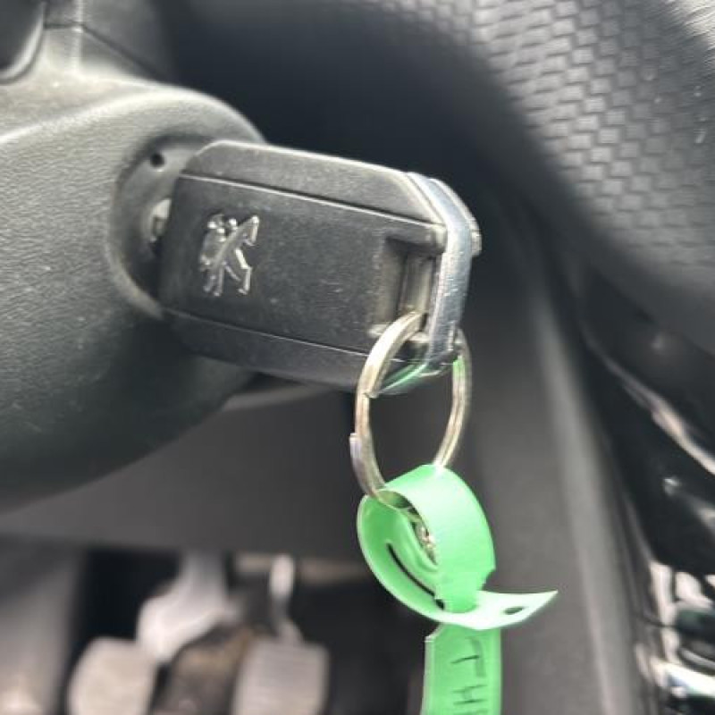 Face avant PEUGEOT 208 1 Photo n°9