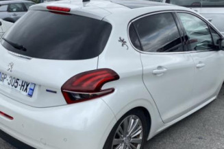 Face avant PEUGEOT 208 1