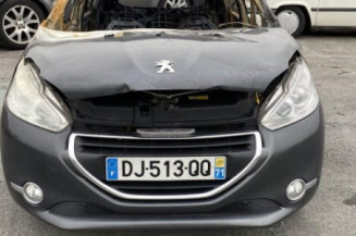 Face avant PEUGEOT 208 1