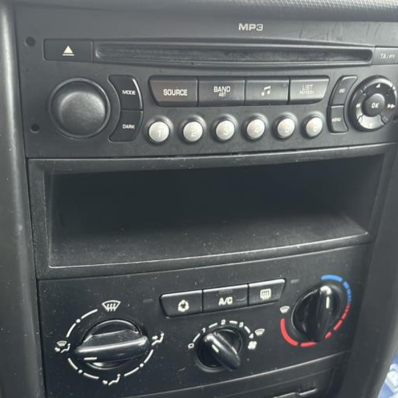 Face avant PEUGEOT 207 Photo n°16