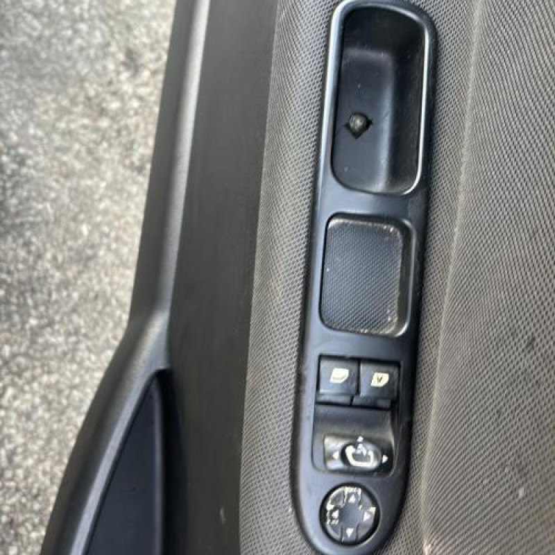 Face avant PEUGEOT 207 Photo n°10